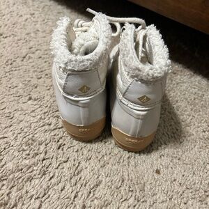 Sperry girl winter boots.